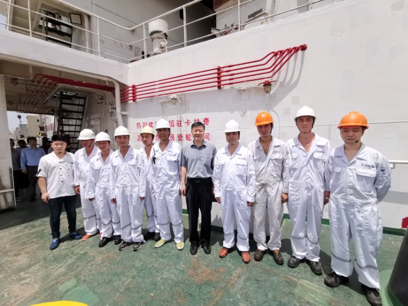 “祝你們節(jié)日快樂！”